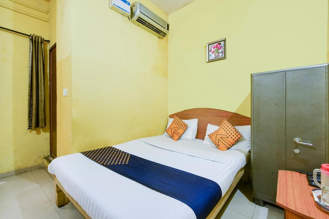 Hôtel Spot On 74228 Galaxy Comforts à Narasimharaja Puram Extérieur photo