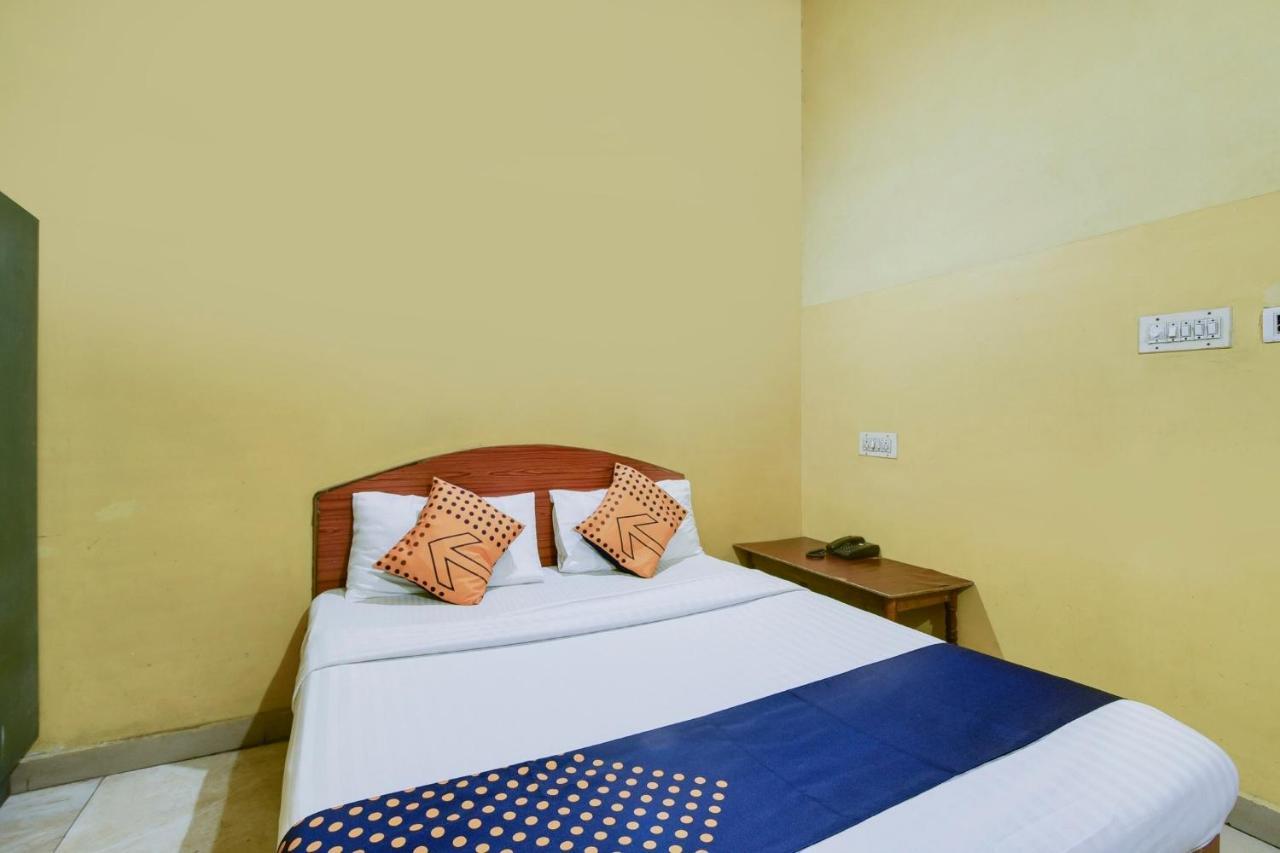 Hôtel Spot On 74228 Galaxy Comforts à Narasimharaja Puram Extérieur photo