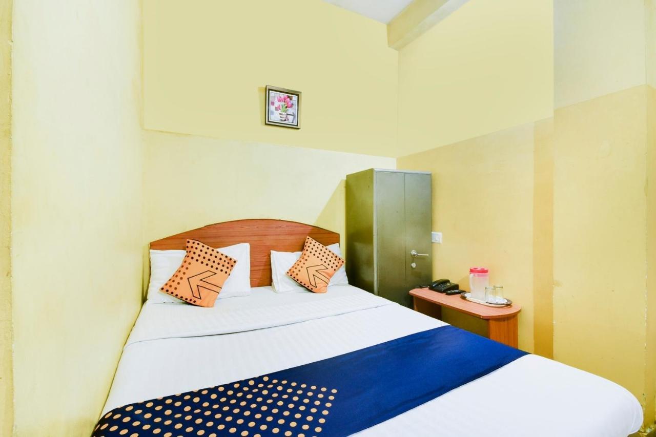 Hôtel Spot On 74228 Galaxy Comforts à Narasimharaja Puram Extérieur photo